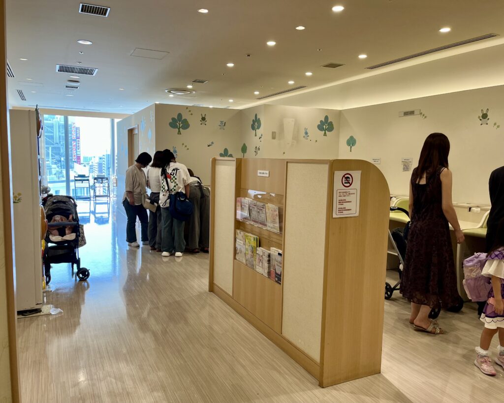 あべのハルカスのタワー館8階のベビールーム［通路］